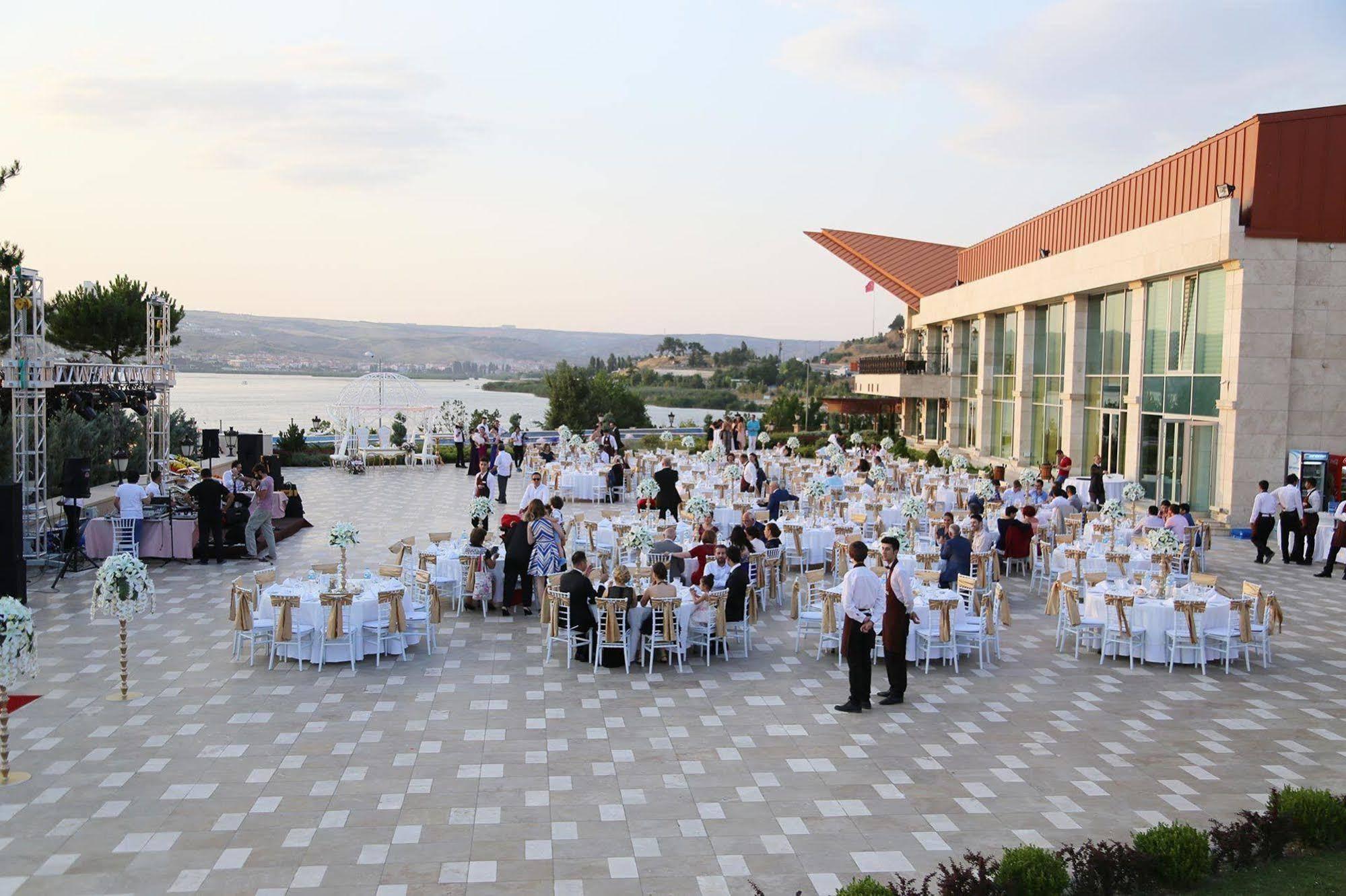 Kronos Hotel Golbası Екстериор снимка