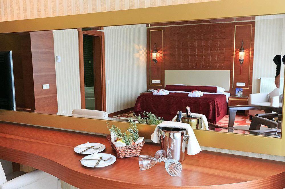 Kronos Hotel Golbası Екстериор снимка