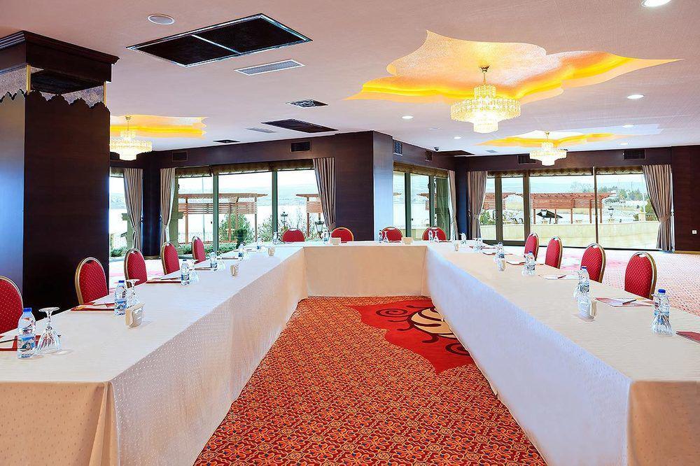 Kronos Hotel Golbası Екстериор снимка
